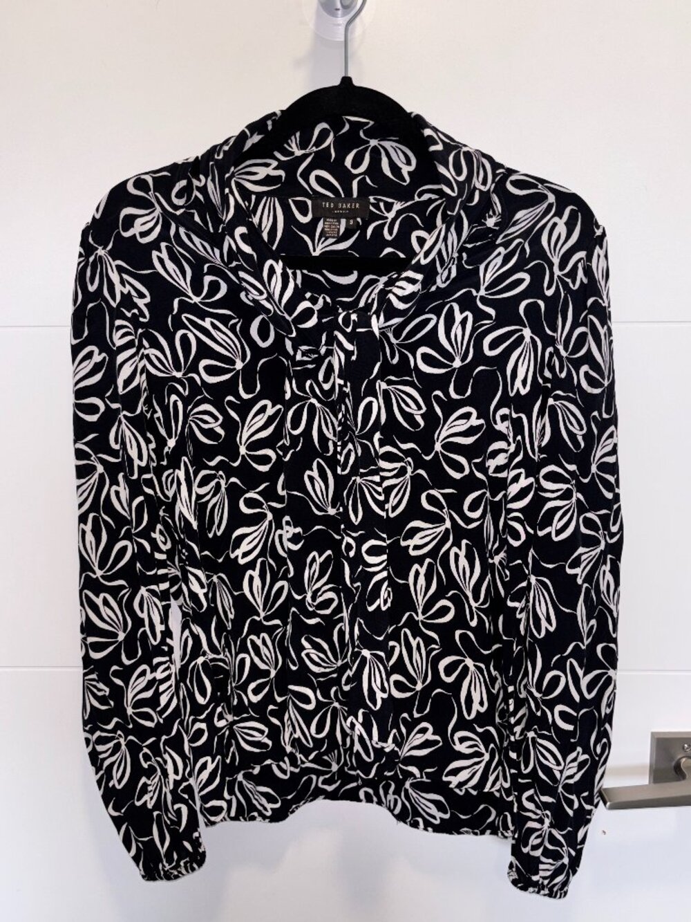 Ted Baker London Black White Floral Tie Neck Blouse Size Medium